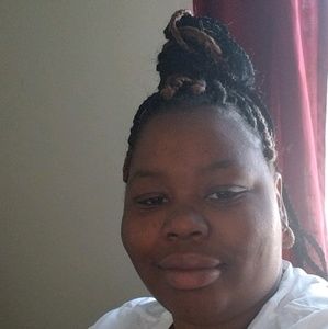 Meet your Posher, Dominique